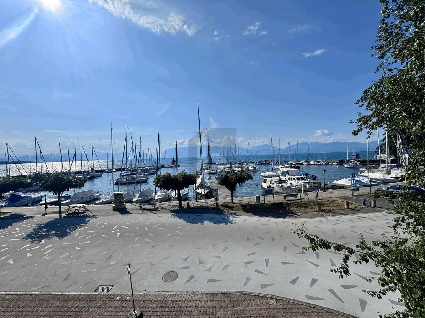 AUSGEZEICHNETE LAGE AM SEE - Foto 2 von 6