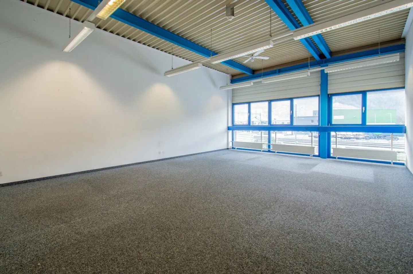 Vielseitig nutzbare Büro- und Gewerbefläche in Trimmis - Foto 2 von 4