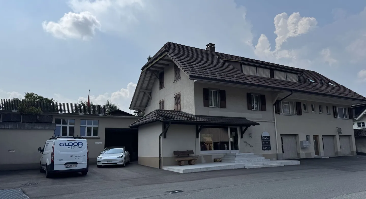 Casa plurifamiliare con parte commerciale - Foto 1 di 14