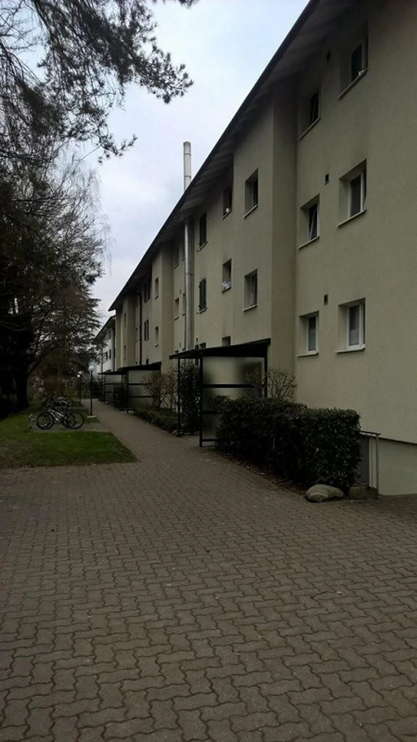 Appartement confortable de 3 pièces avec balcon - Photo 1 sur 5