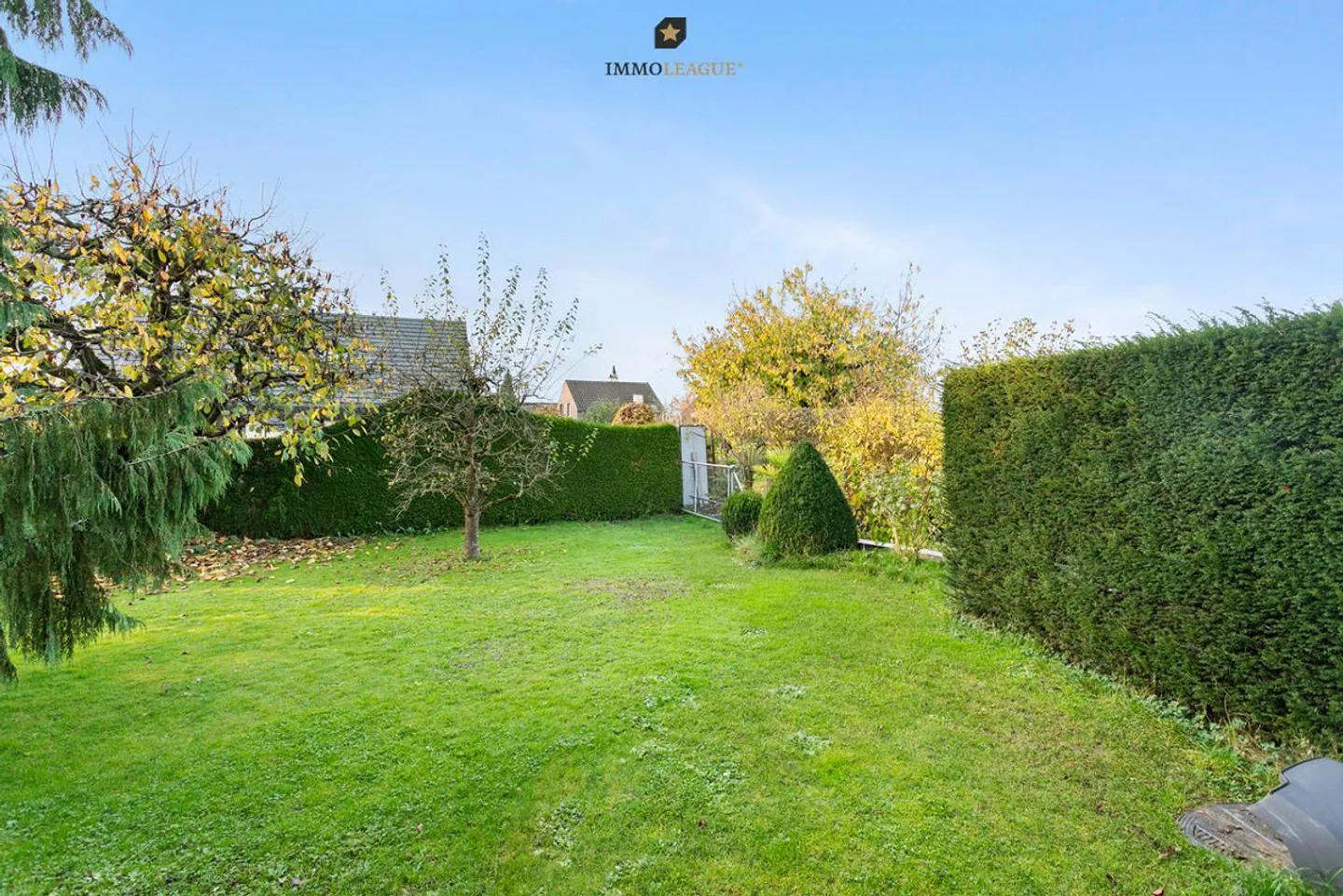 Spaziosa casa da sogno con idillio giardino in posizione desiderabile. - Foto 4 di 10