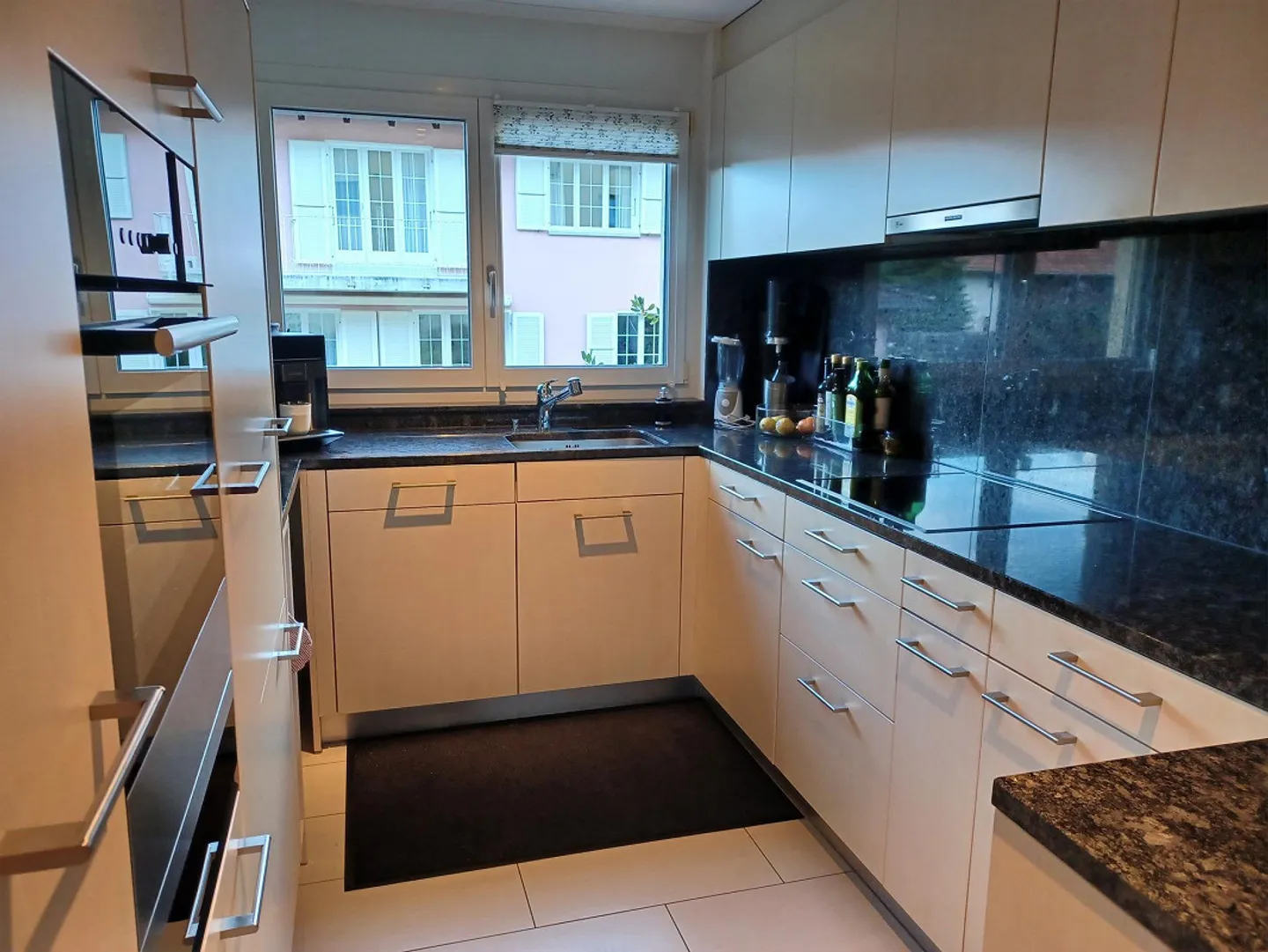 Appartement moderne de 4½ pièces dans une propriété bien entretenue - Photo 1 sur 7