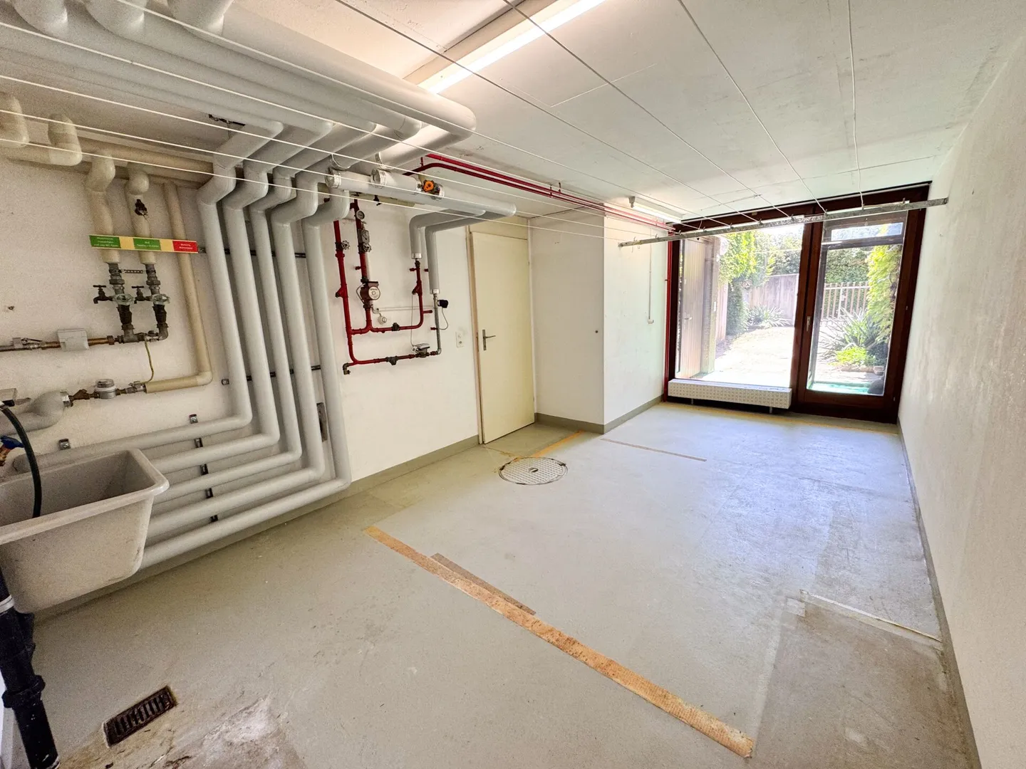 Vista ampia, spazio e potenziale: Casa a schiera a Magden - Foto 11 di 13