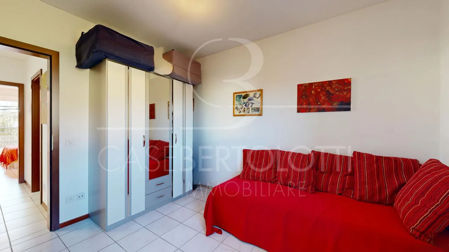 Light, Location, Quality of Life - Your Oasis of Comfort in Muralto - Photo 7 of 14