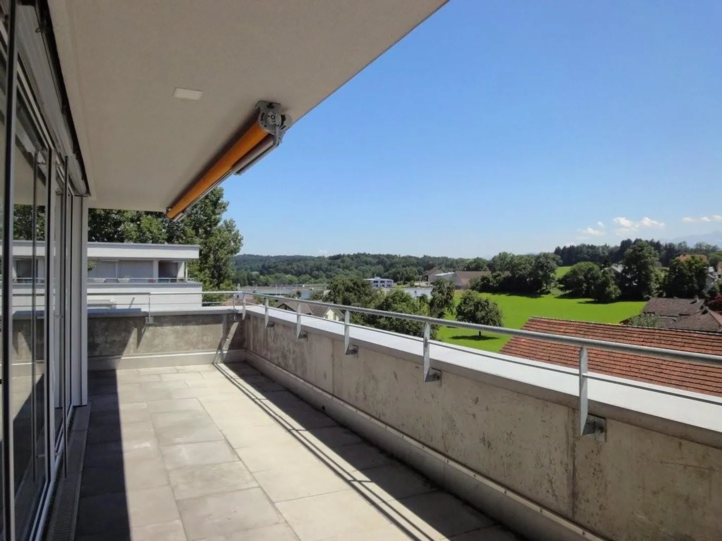 Enjoy your time on your terrace! - Photo 9 of 11