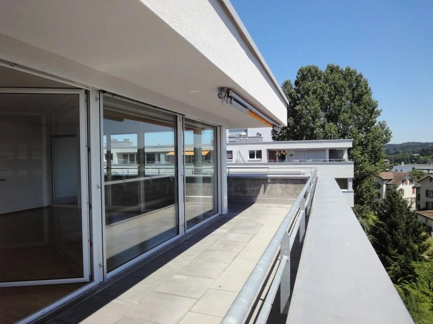 Enjoy your time on your terrace! - Photo 10 of 11