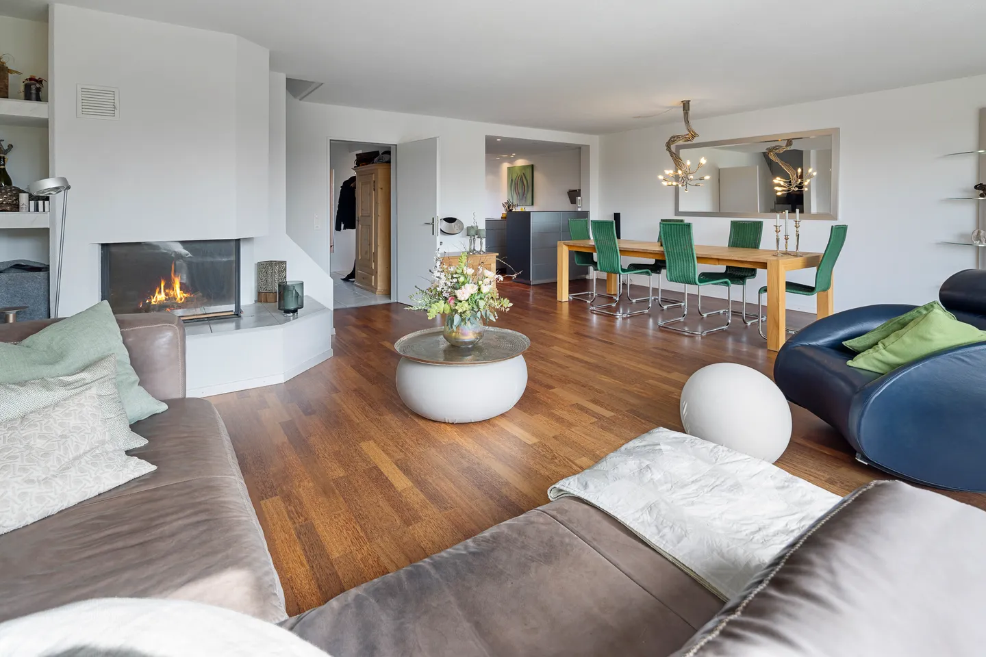 Geräumiges Familienhaus mit Garten - Foto 2 von 13