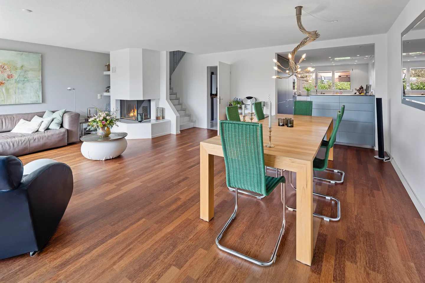 Geräumiges Familienhaus mit Garten - Foto 3 von 13