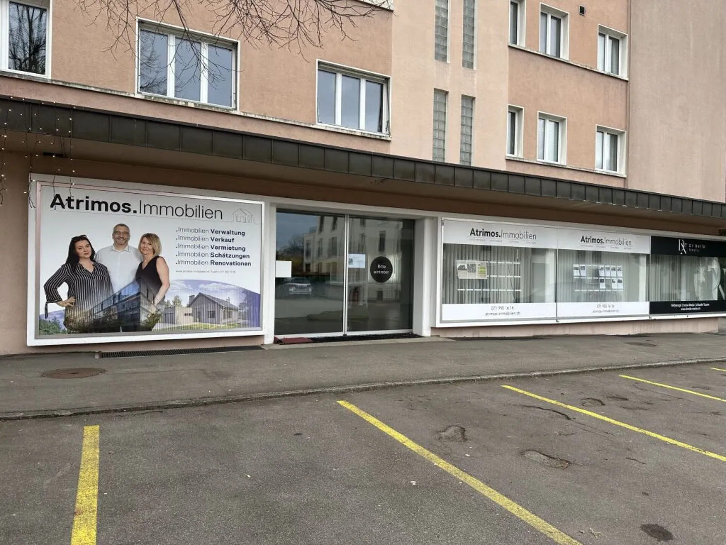 Spazio commerciale di alta qualità con molta luce e area di presentazione ideale - Foto 7 di 8