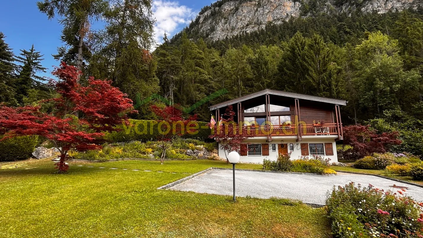 Chalet Incantevole a Briey/Chalais - Foto 1 di 16