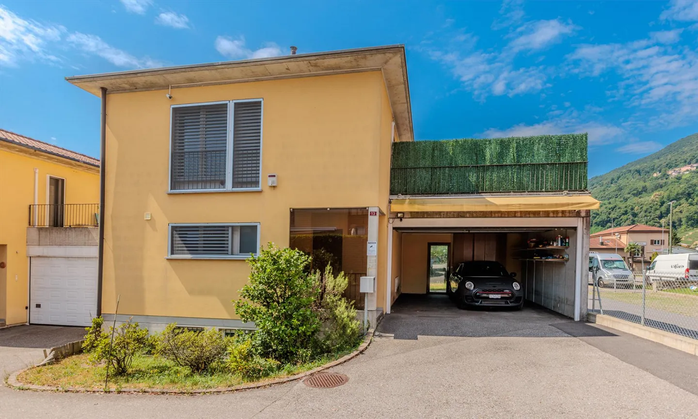 Maison individuelle lumineuse 5.5 avec grand jardin privé à Bioggio - Photo 9 sur 12