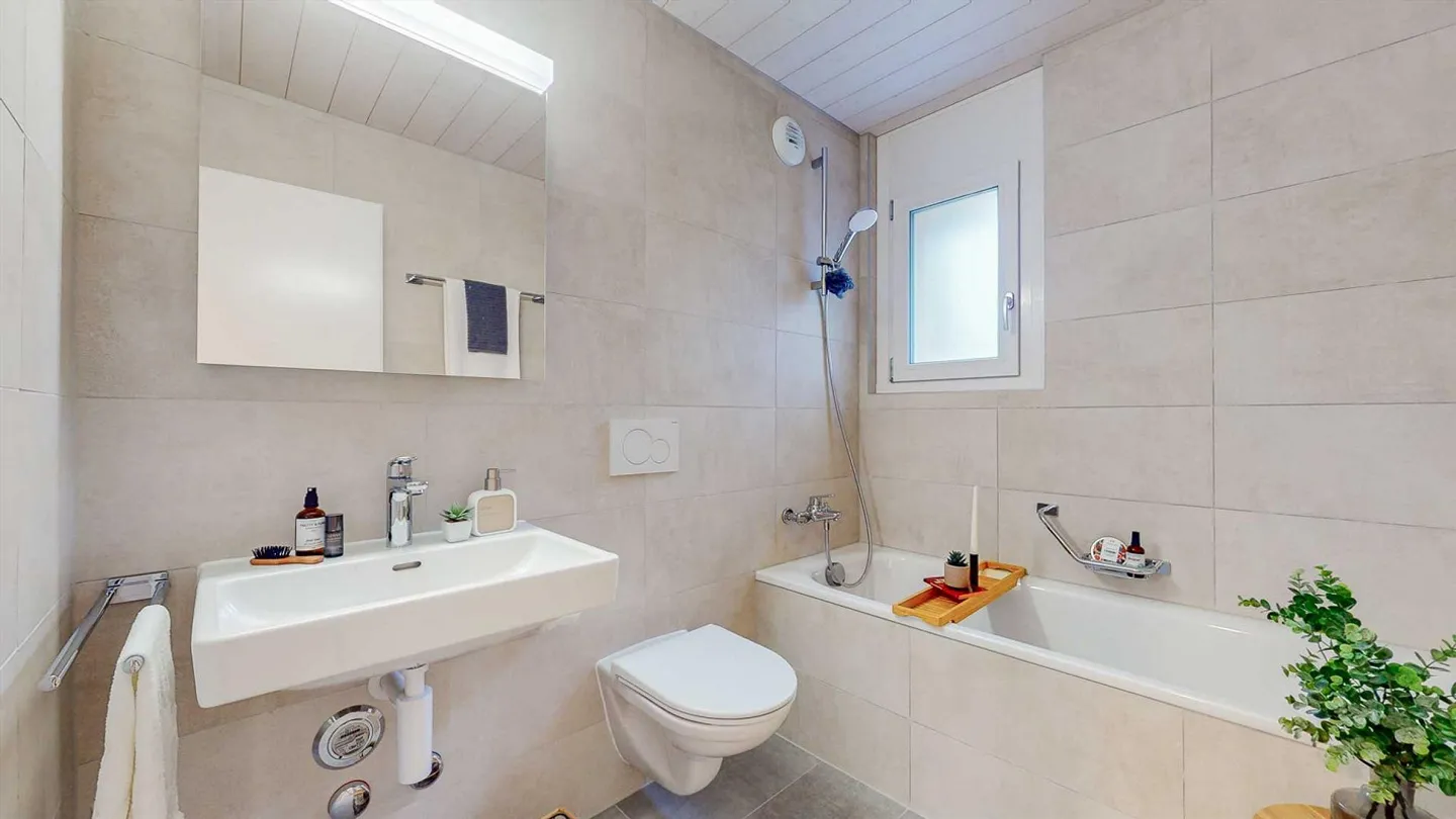 Bright apartment perfectly located - Photo 5 of 9