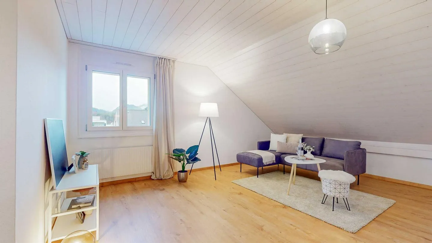 Bright apartment perfectly located - Photo 8 of 9