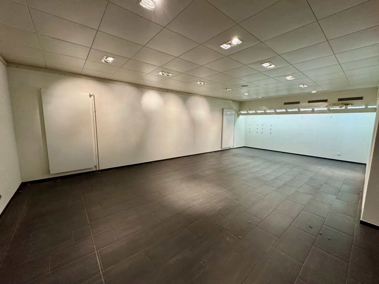 Attractive residential and commercial building in a central location in Augst - Photo 5 of 15