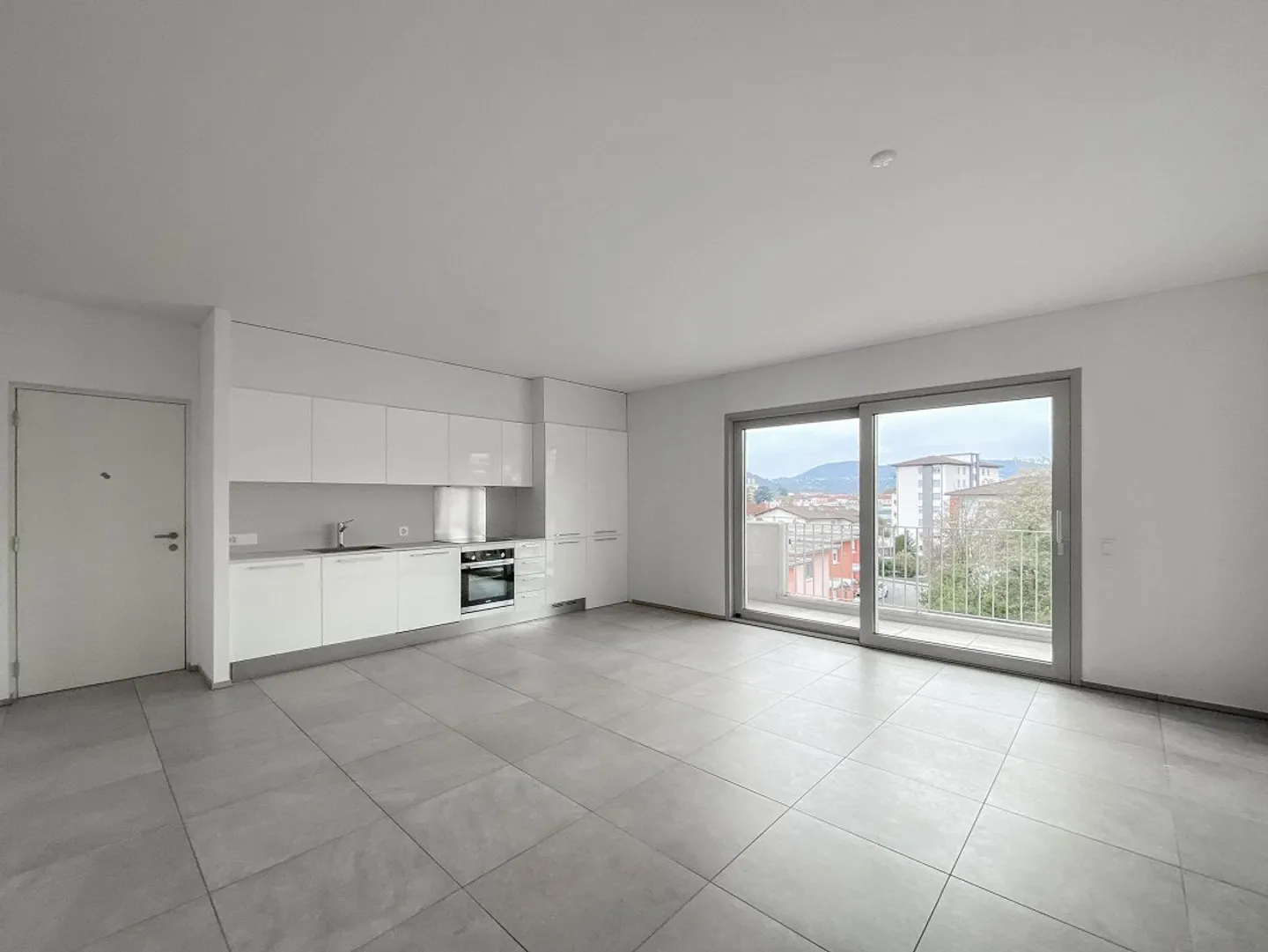 Moderne 2,5 Zimmer mit Terrasse in Vacallo - Foto 1 von 8