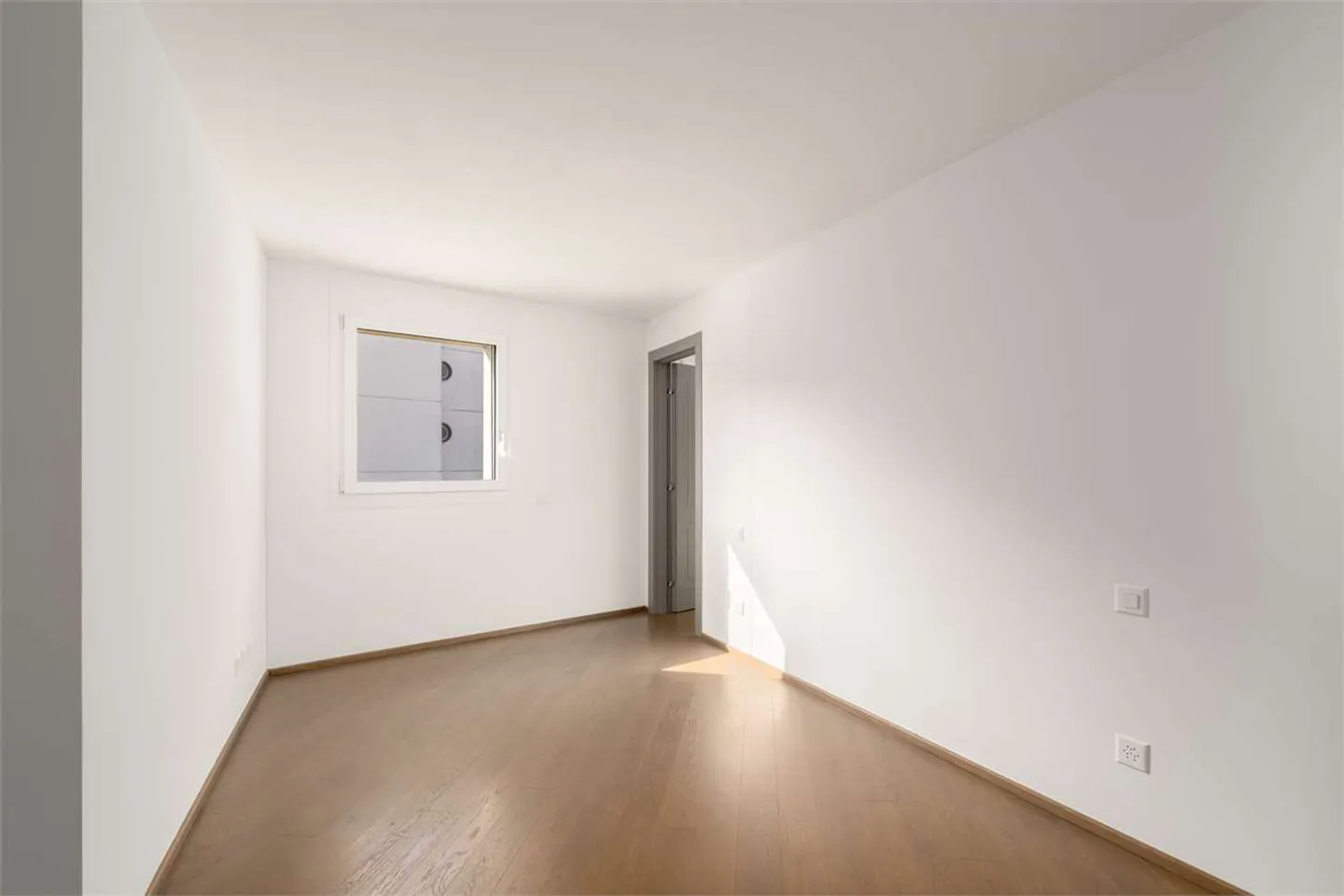 Modernes Apartment mit Seeblick - Foto 6 von 13