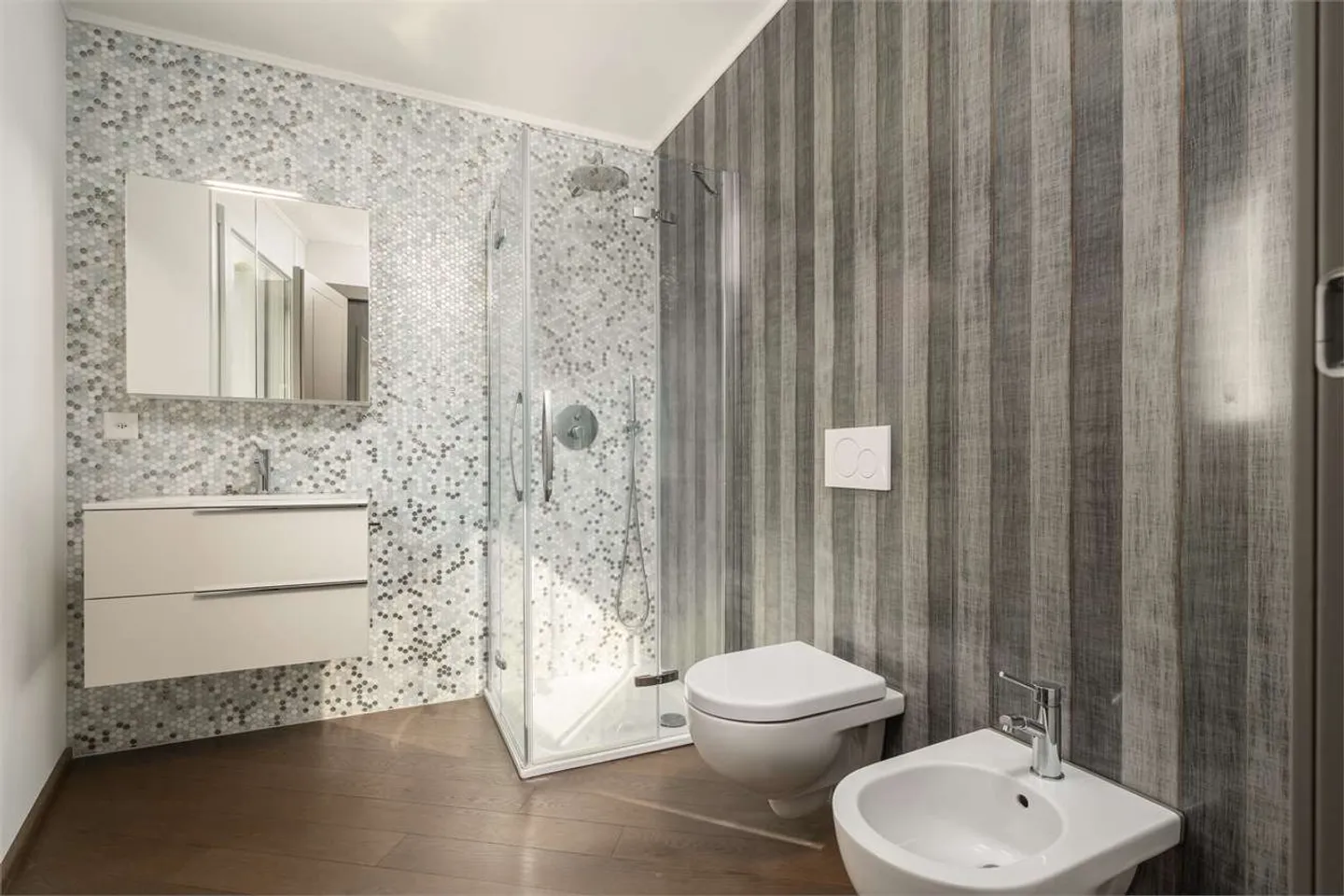 Modernes Apartment mit Seeblick - Foto 7 von 13