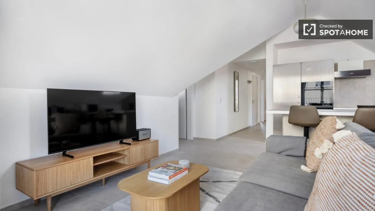 Entdecke, besichtige und miete dein neues Zuhause online mit vollem Vertrauen. - Foto 2 von 18