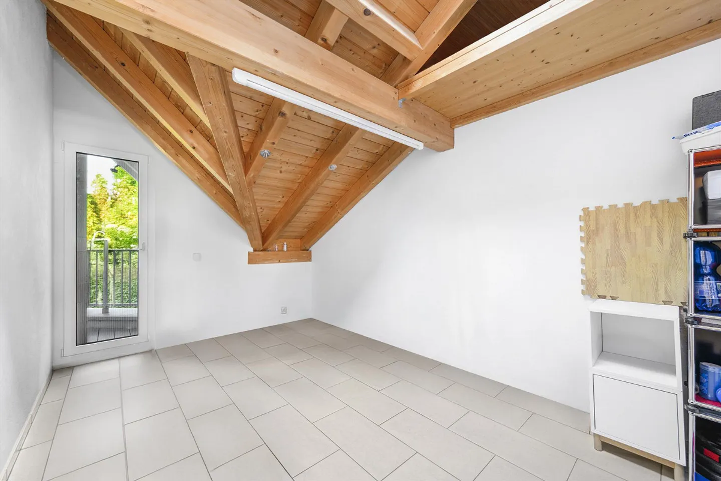 Idyllic family house with vineyard, double garage and view of Lake Zurich - Photo 12 of 21