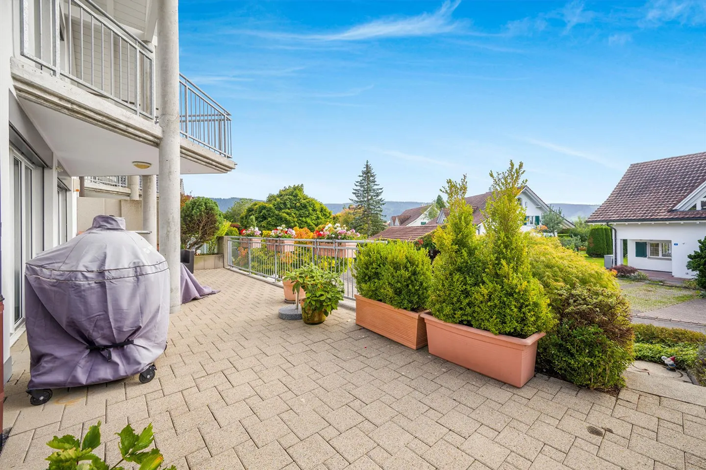 Idyllic family house with vineyard, double garage and view of Lake Zurich - Photo 16 of 21