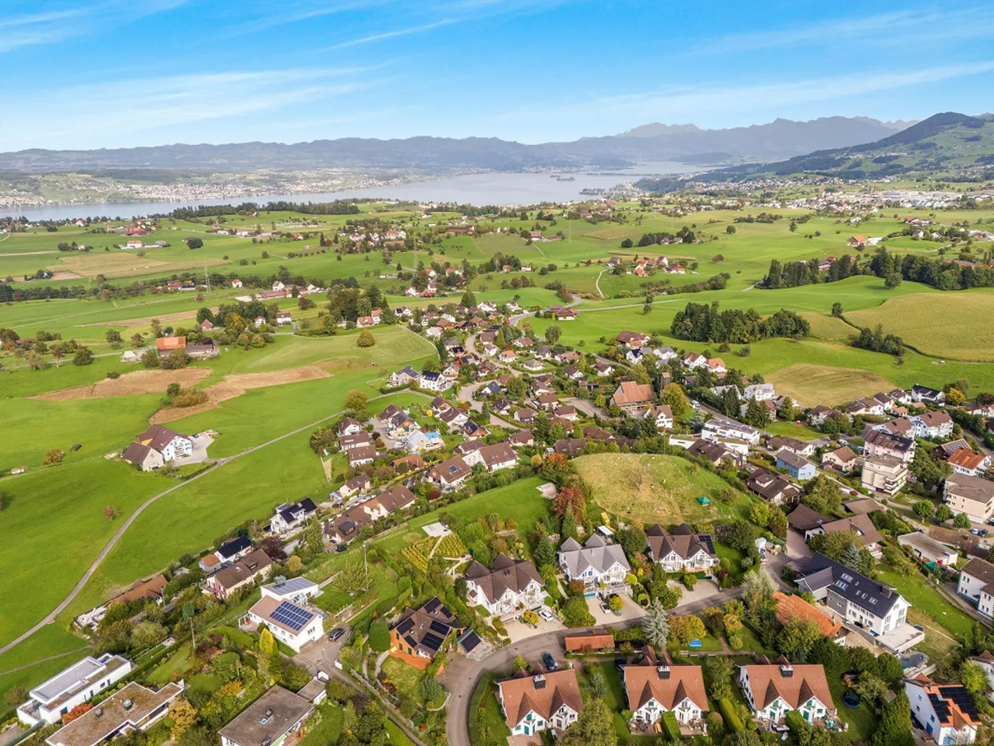 Idyllic family house with vineyard, double garage and view of Lake Zurich - Photo 20 of 21