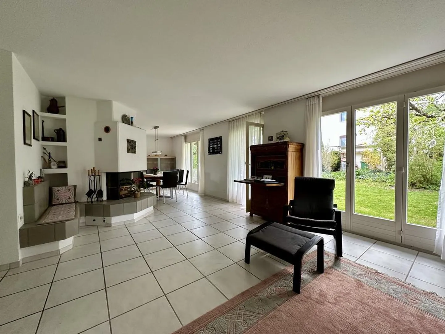 Well-maintained single-family house with garden paradise, ideal for families - Photo 3 of 12