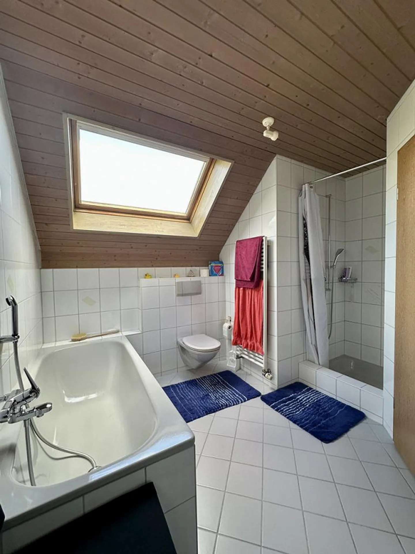 Well-maintained single-family house with garden paradise, ideal for families - Photo 5 of 12