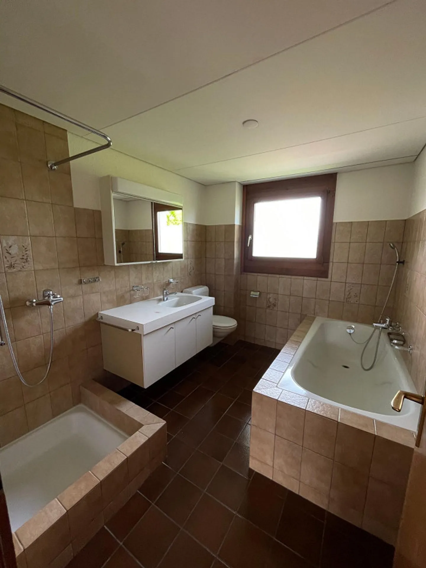Appartement lumineux de 3,5 pièces avec grand balcon couvert - Photo 6 sur 9