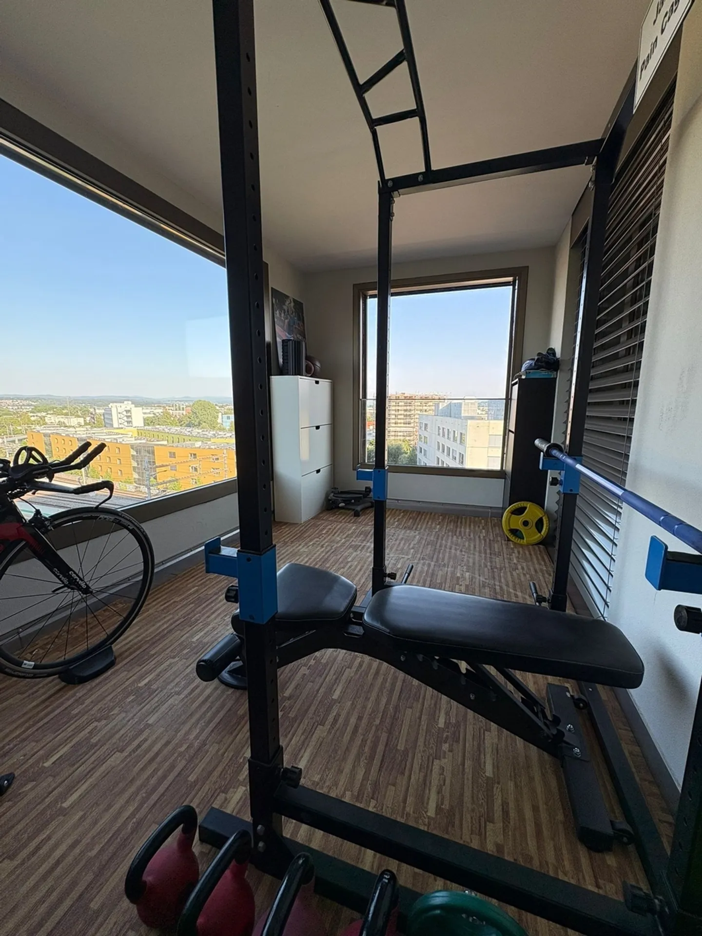 Spacious and modern 3.5 maisonette apartment with stunning views in Wallisellen - Photo 11 of 13