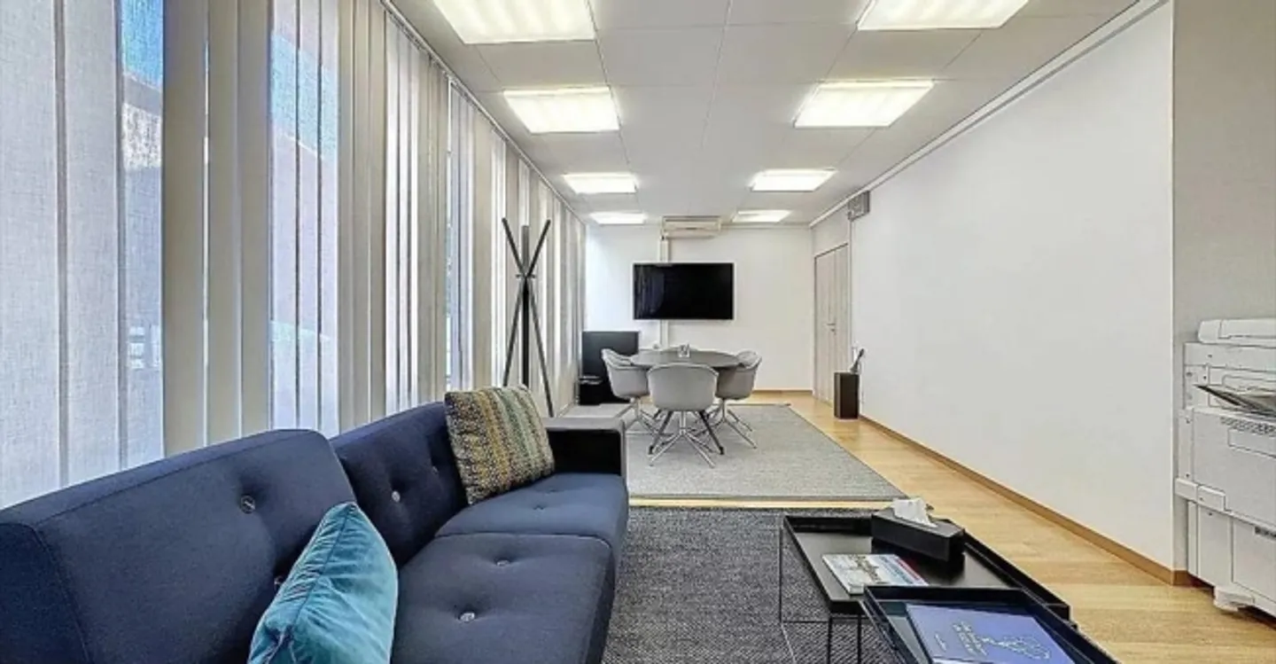 Office space for rent - Photo 1 of 5