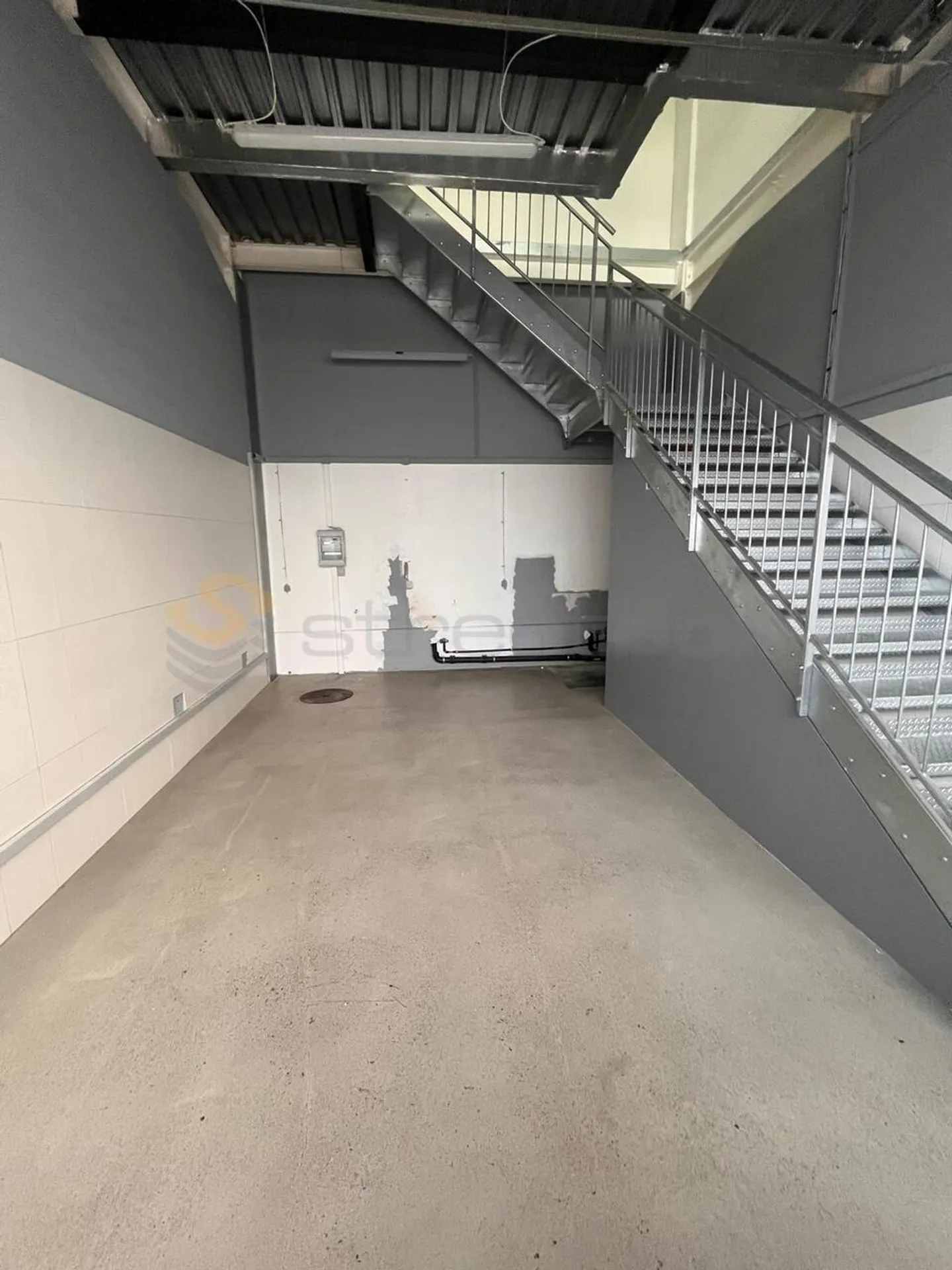 Immeuble mixte à louer - Photo 2 sur 5