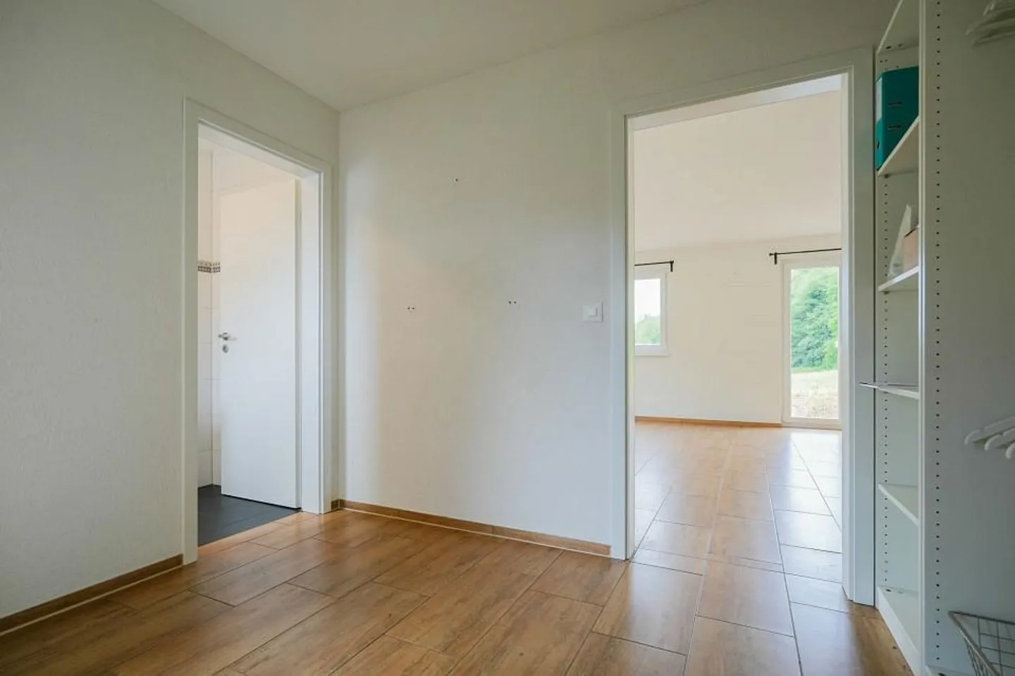 Maison individuelle spacieuse de 7,5 pièces à la limite de la zone de construction - Photo 2 sur 13