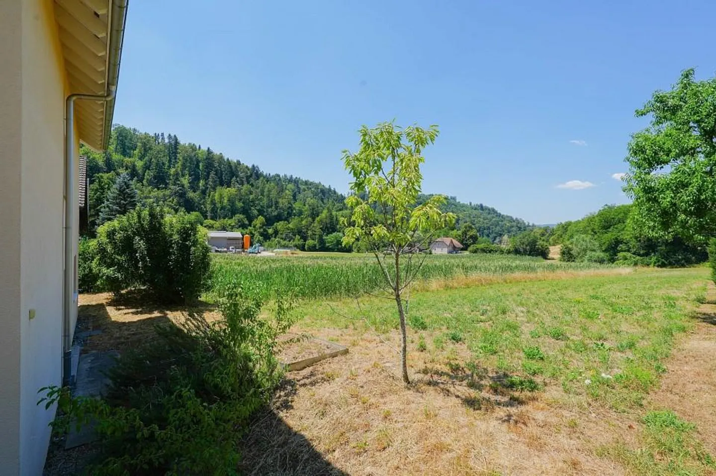 Maison individuelle spacieuse de 7,5 pièces à la limite de la zone de construction - Photo 11 sur 13