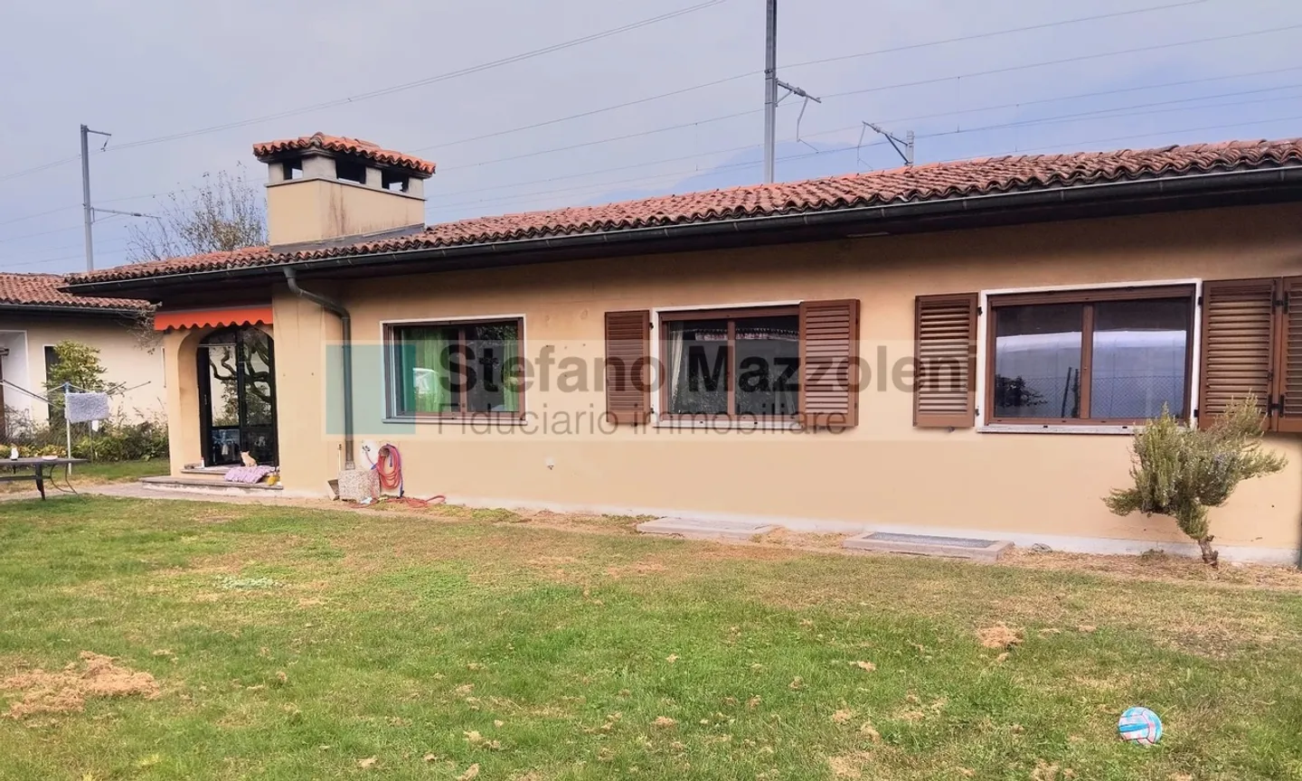 QUARTINO – Zum Verkauf steht ein gemütliches, geräumiges und gut gelegenes Haus - Foto 1 von 12