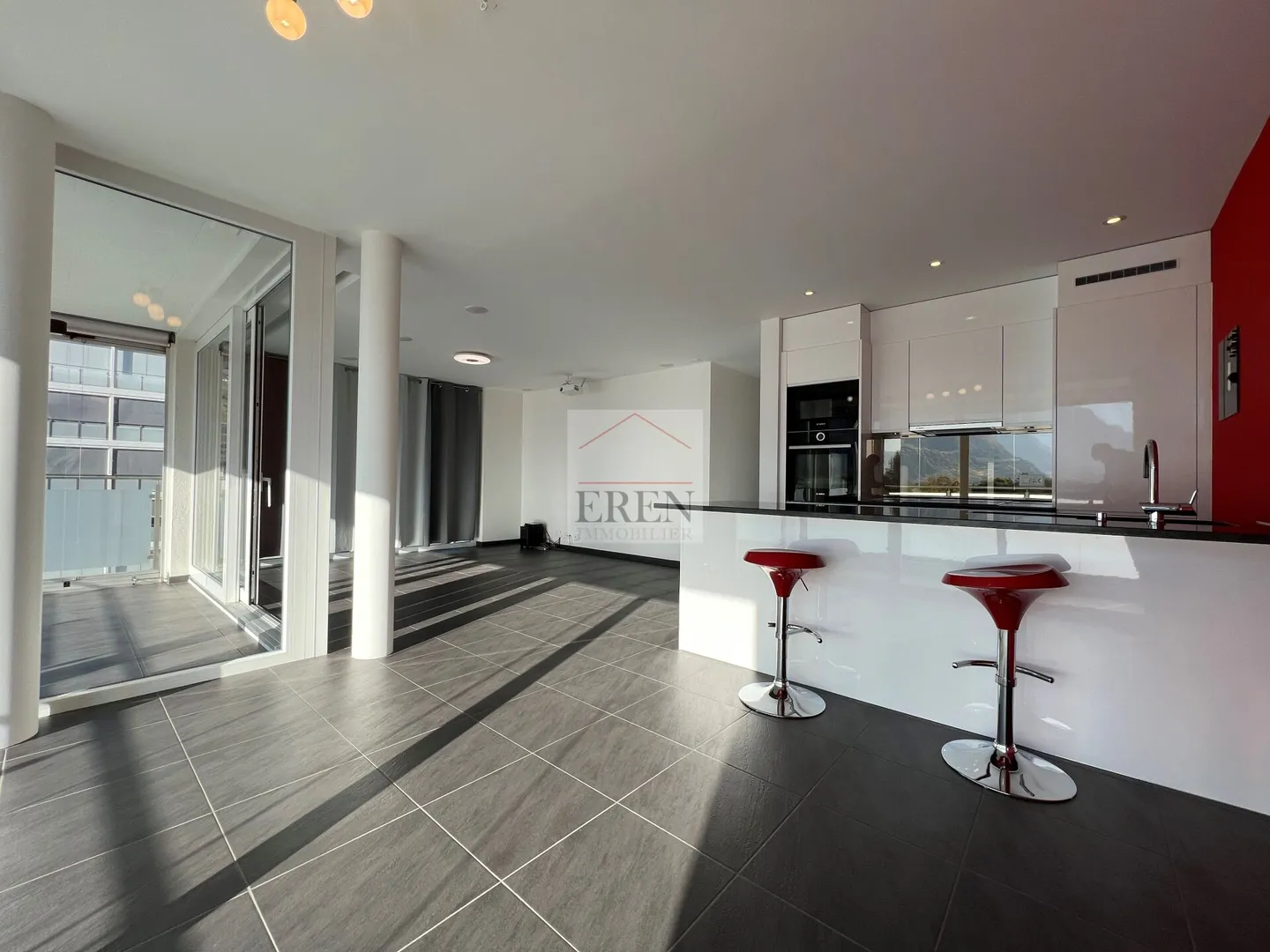 Appartement moderne 3,5 pièces - Photo 3 sur 16