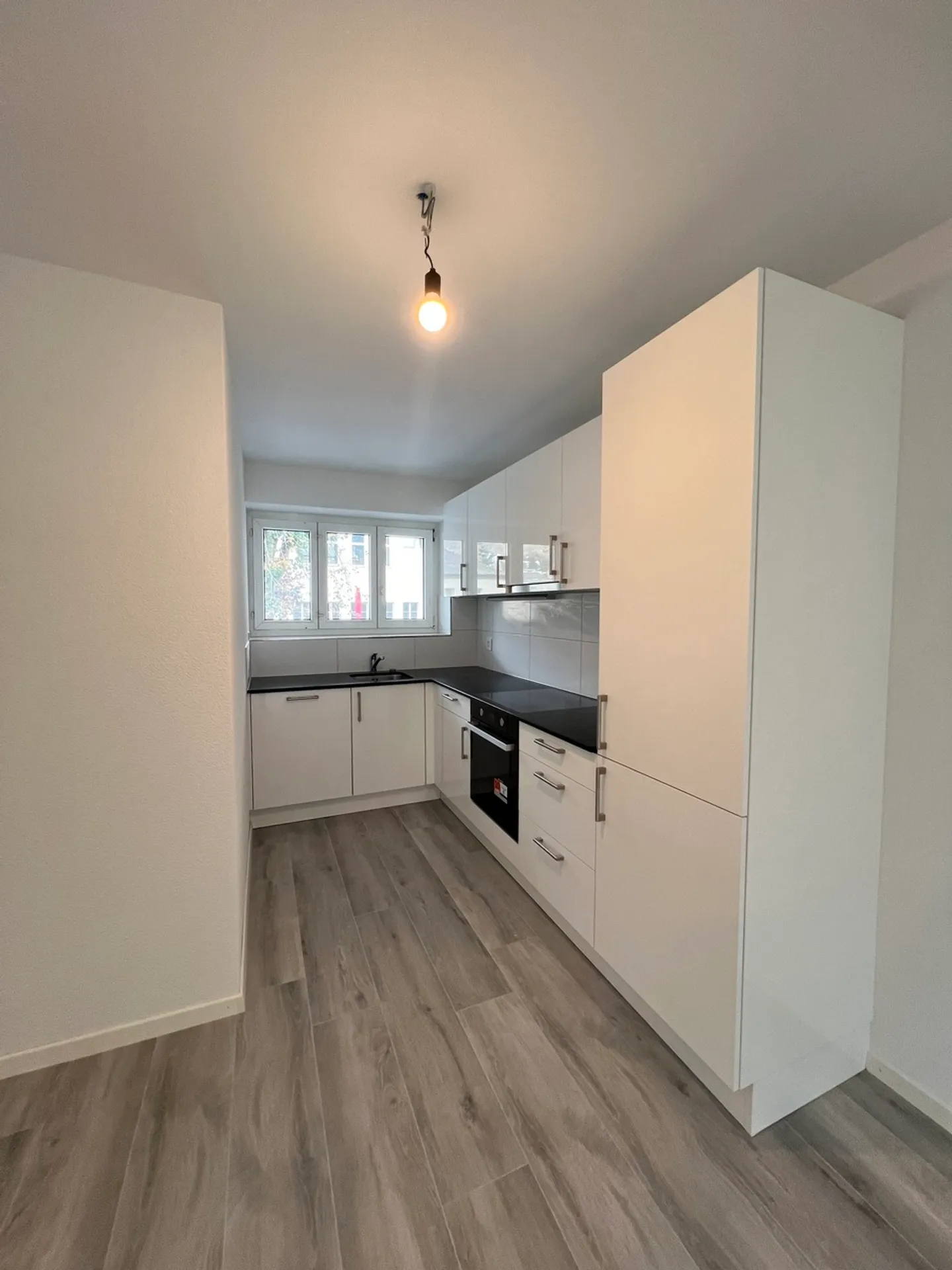 Appartement à louer - Photo 2 sur 8