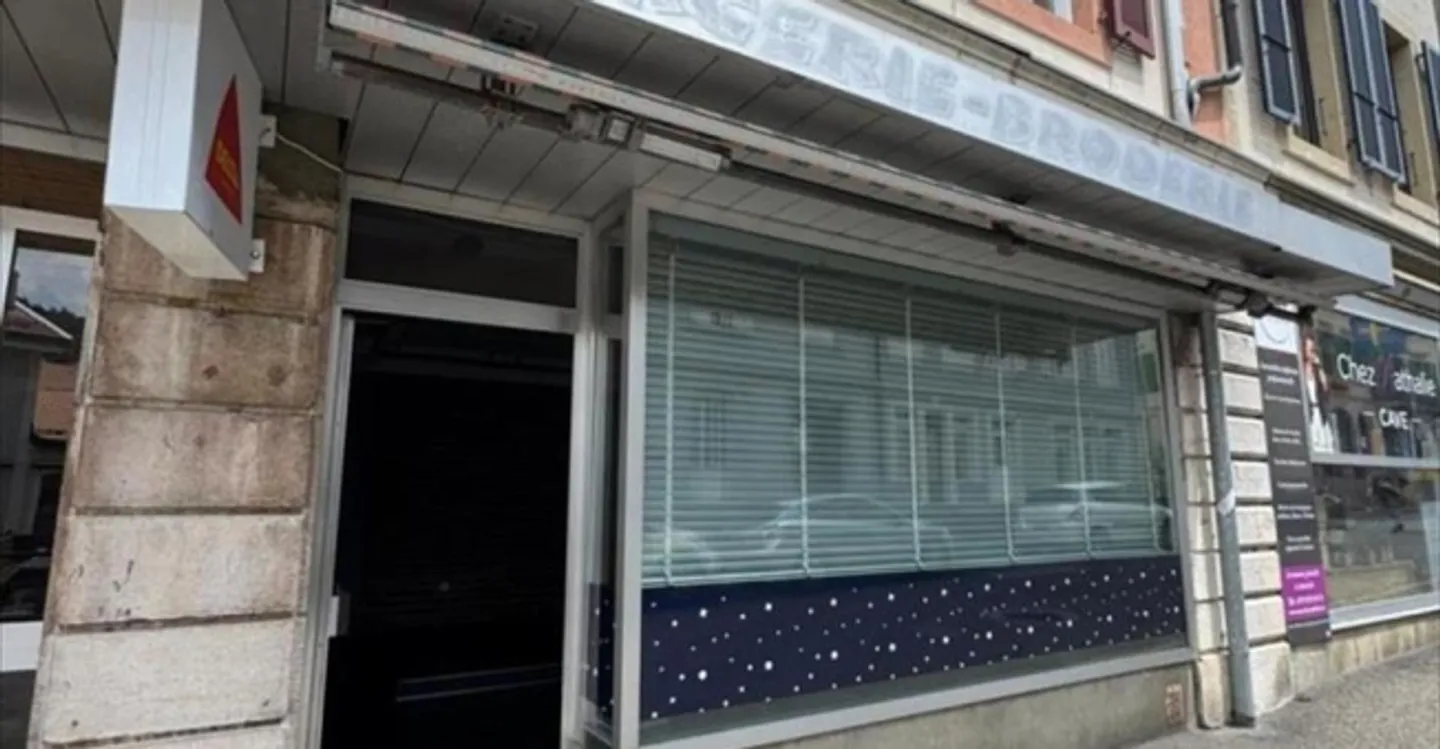 Edificio ad uso misto in affitto - Foto 4 di 6