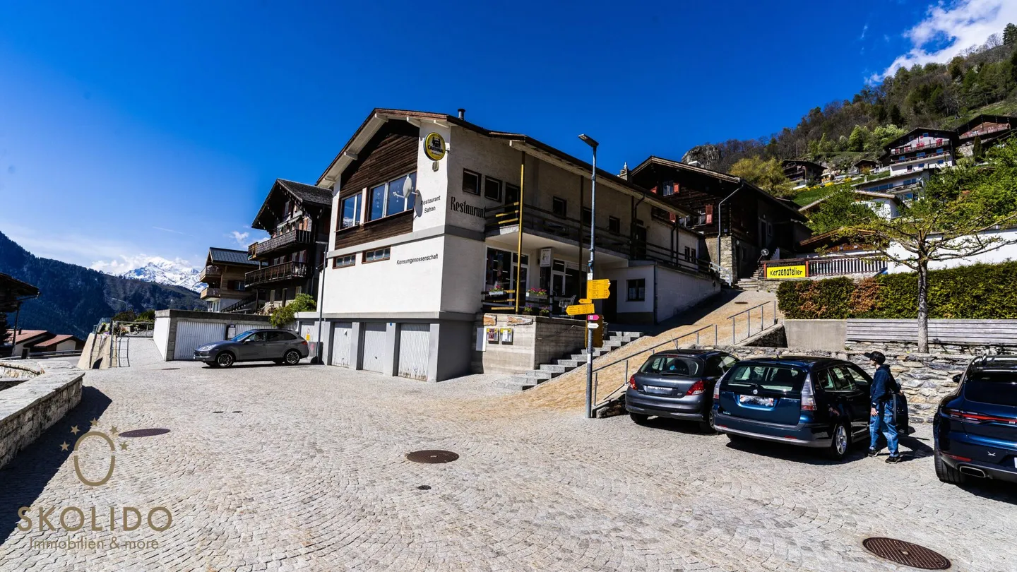 Restaurant und Wohnung in Mund - Foto 1 von 52