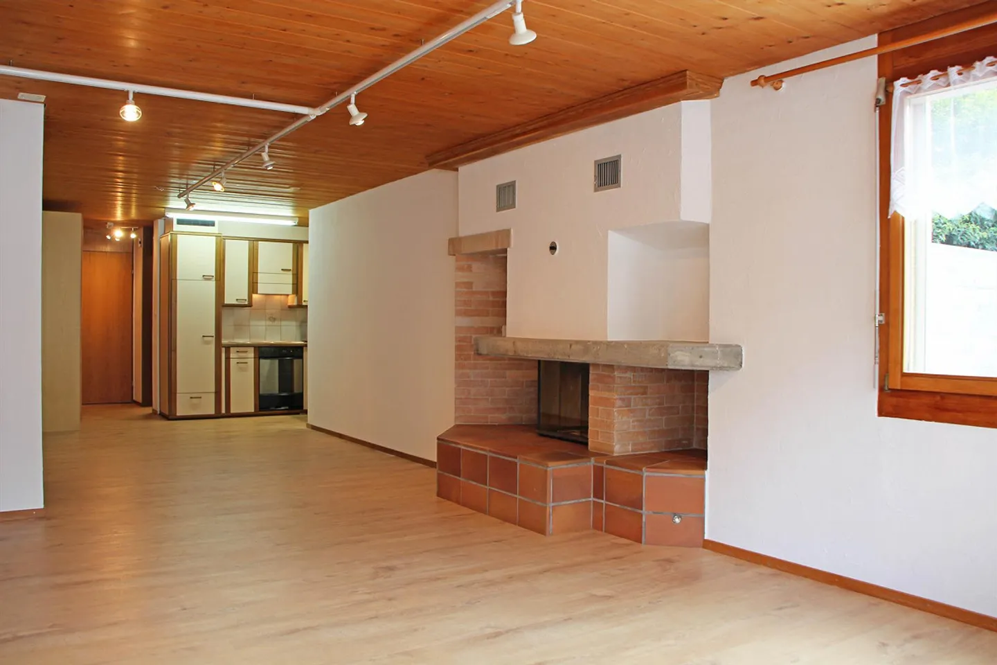 Charming 1.5-room apartment with garden seating area - Photo 5 of 8