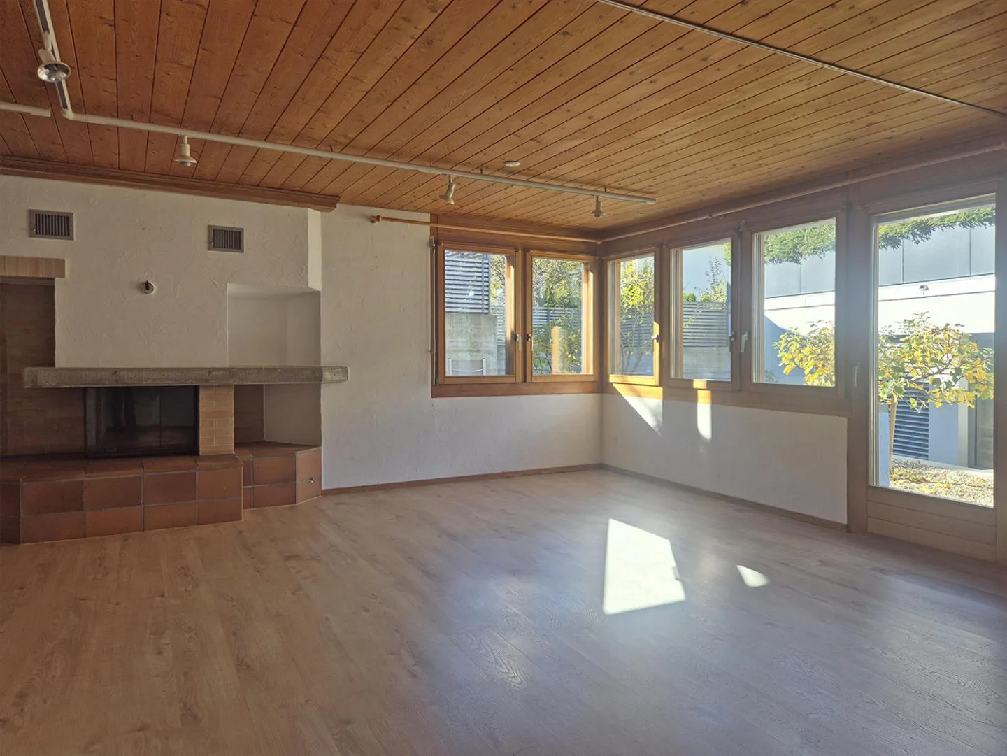 Charming 1.5-room apartment with garden seating area - Photo 6 of 8