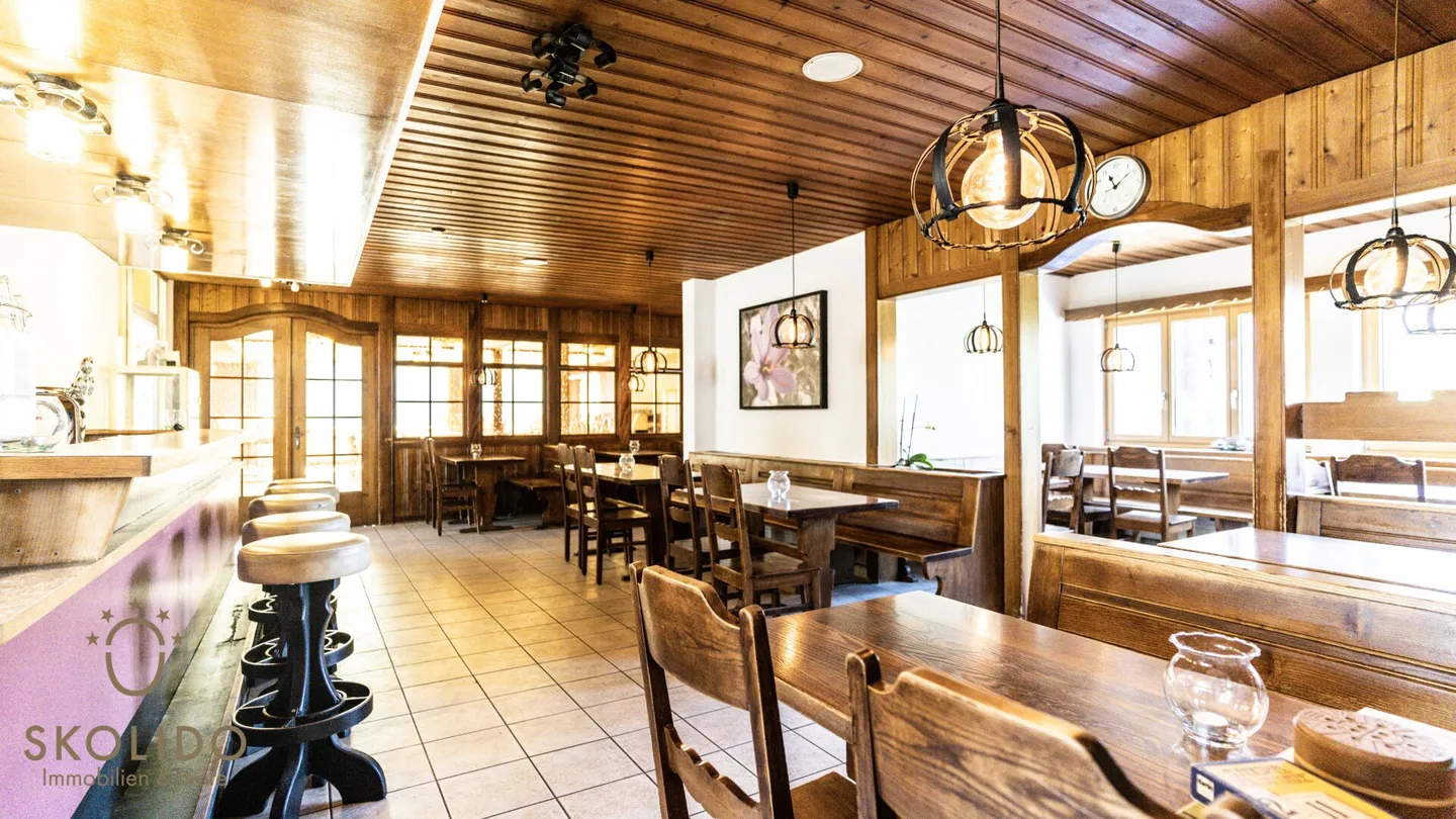 Restaurant und Wohnung in Mund - Foto 3 von 52