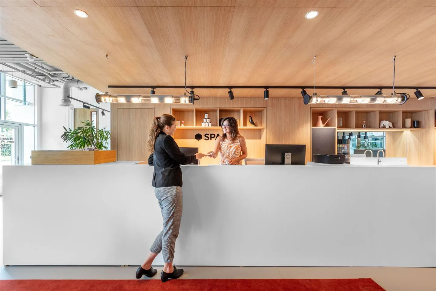 Trouvez des bureaux dans Spaces Main Station pour 2 personnes - tout est pris en charge - Photo 1 sur 9