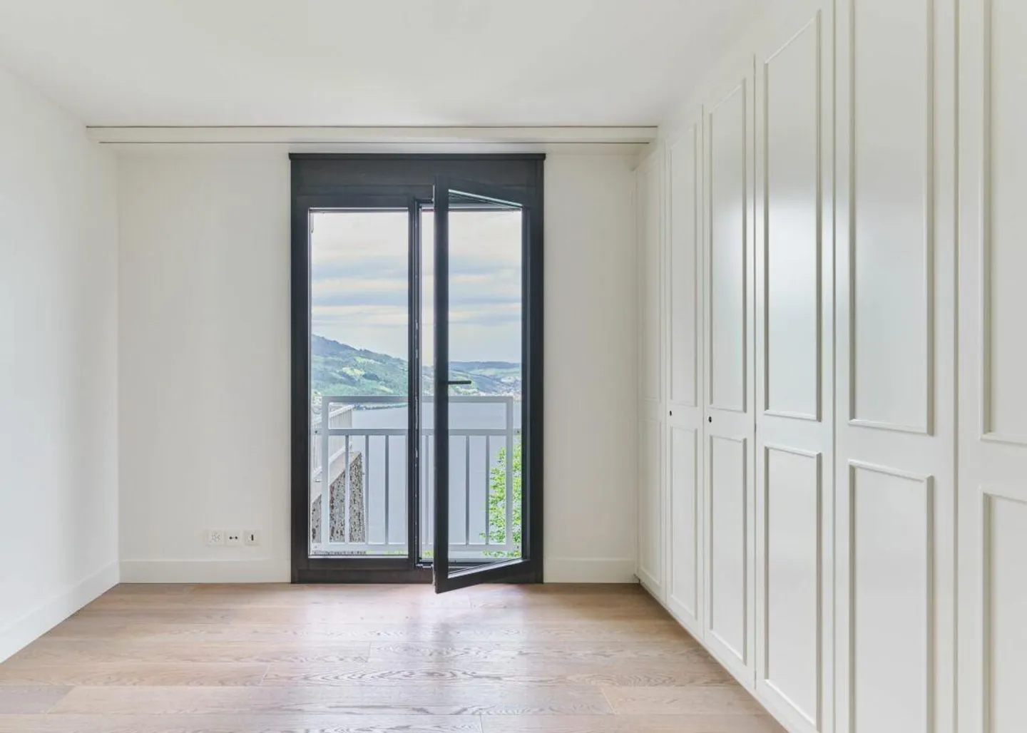 Traumhafter Ausblick trifft Eleganz - Foto 10 von 12