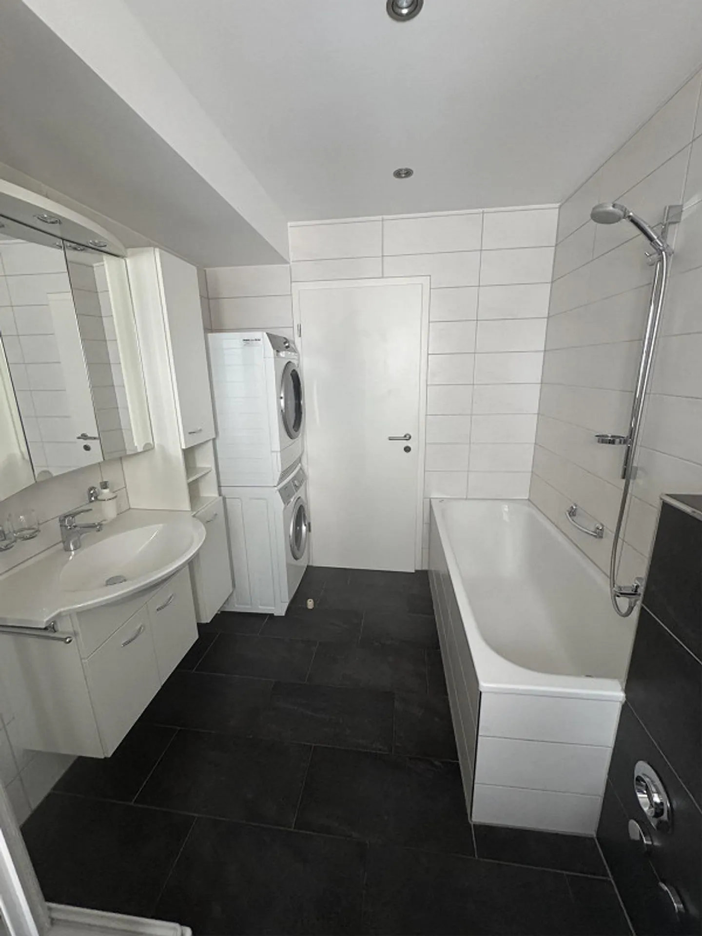 Charmante appartement de 2,5 pièces au cœur de la vieille ville - Photo 8 sur 11