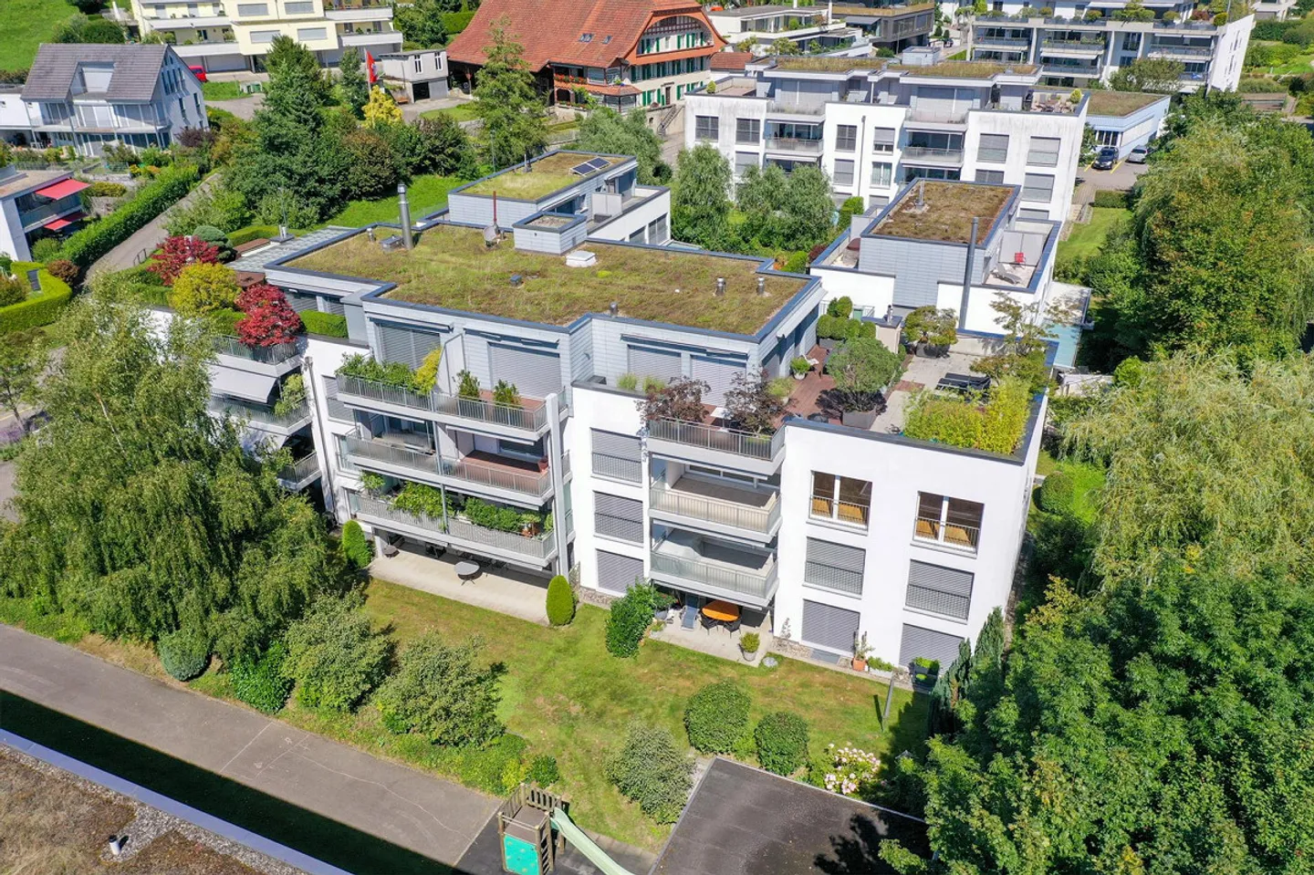 Appartamento soleggiato di 4,5 stanze con 2 grandi balconi - Foto 10 di 11