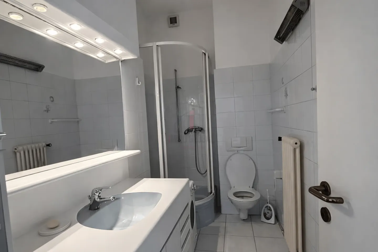 Bienvenue, lumineux et proche des services - Photo 5 sur 5