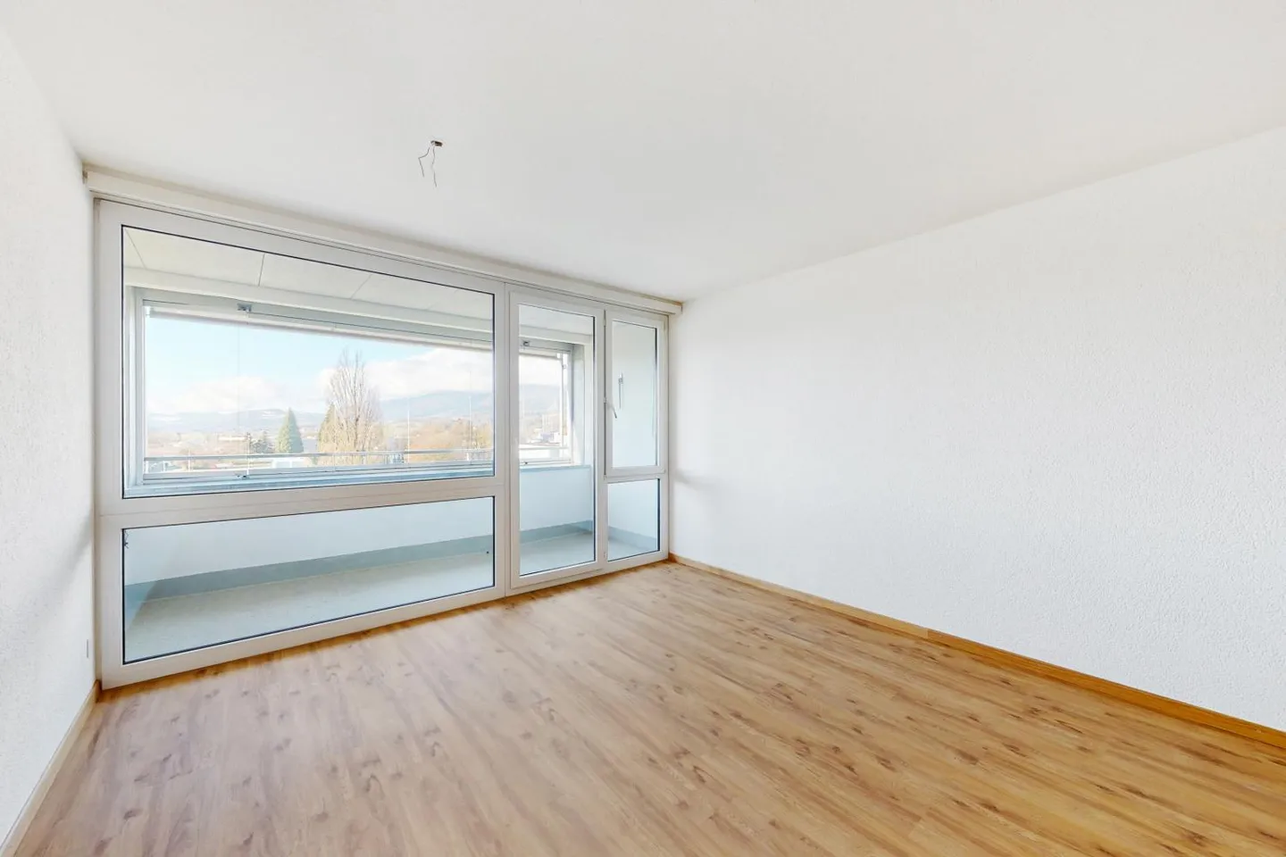 Charming Duplex Apartment - Photo 3 of 11