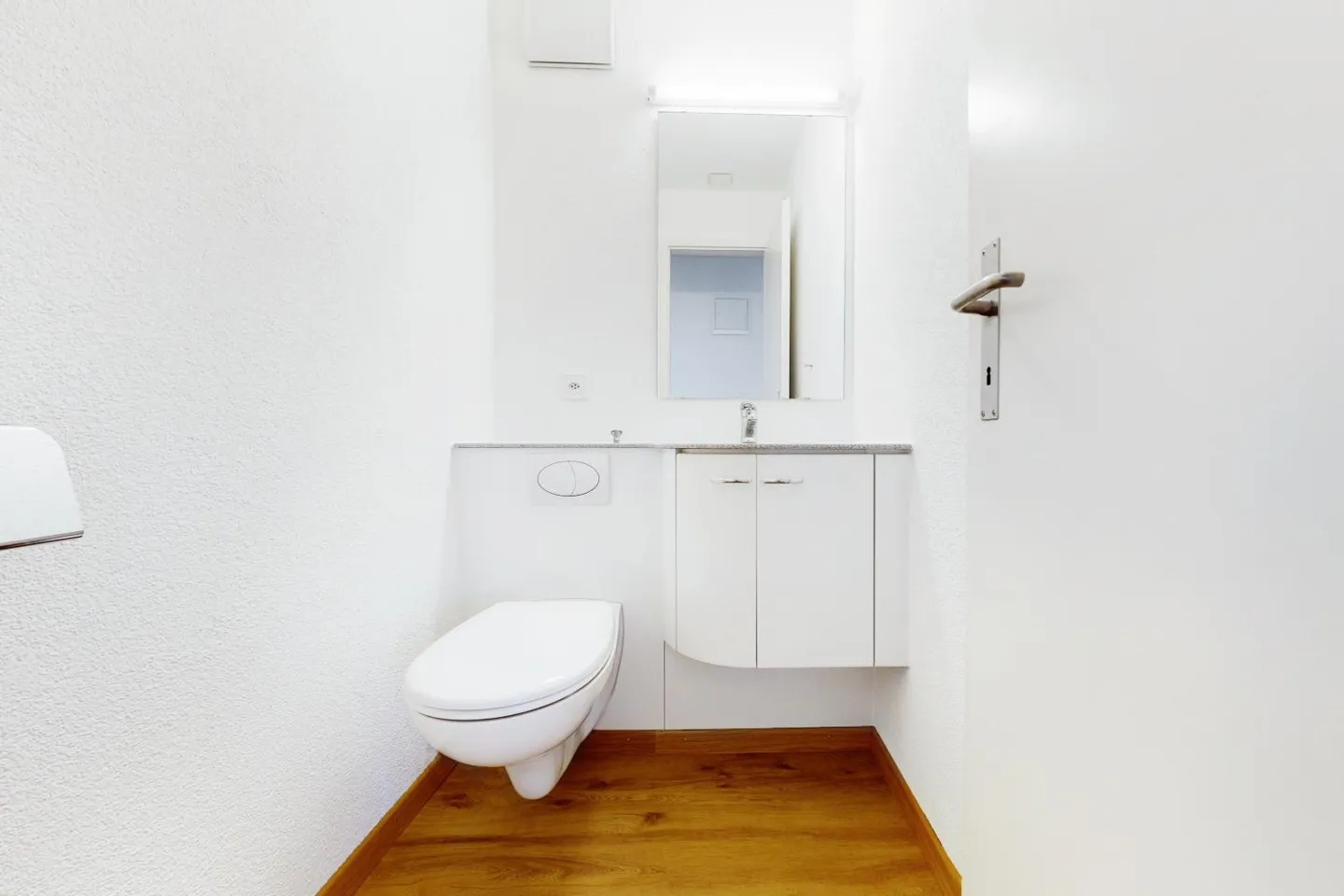 Charming Duplex Apartment - Photo 8 of 11