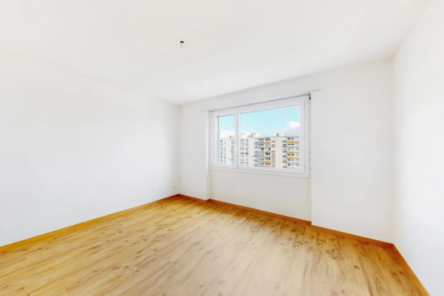 Charming Duplex Apartment - Photo 9 of 11