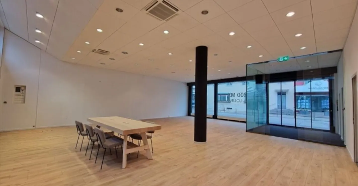 Commercial 4.5 rooms - Photo 1 of 7